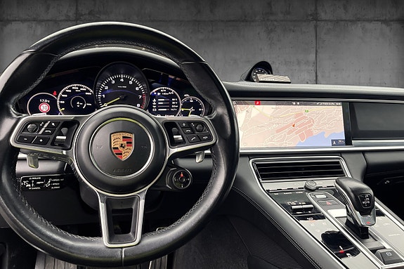 Porsche Panamera 4 17 of 29