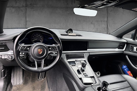 Porsche Panamera 4 16 of 29
