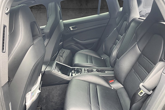 Porsche Panamera 4 29 of 29