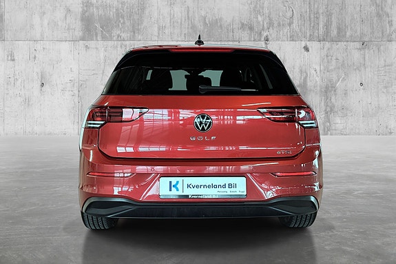Volkswagen Golf VIII 5 of 5