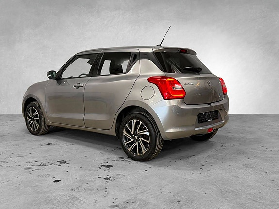 Suzuki Swift 3 of 5