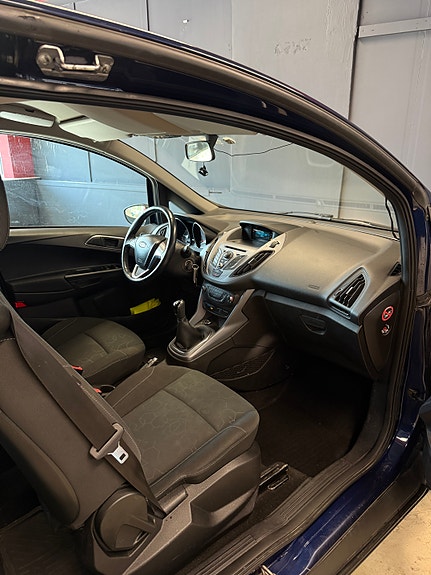 Ford B-MAX 17 of 25