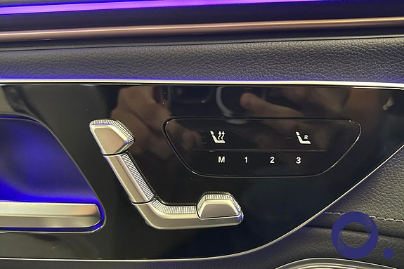 Mercedes-Benz EQS SUV 13 of 21