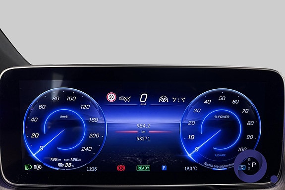 Mercedes-Benz EQS SUV 17 of 21