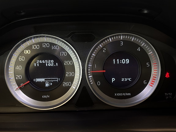 Volvo XC70 15 of 23
