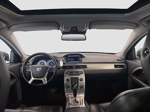Volvo XC70 13 of 23