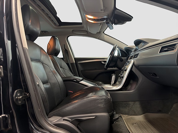 Volvo XC70 10 of 23