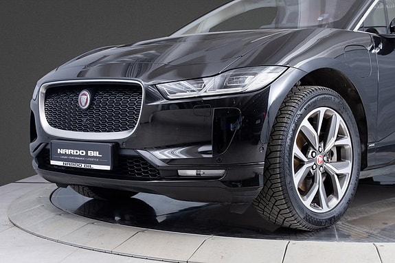 Jaguar I-PACE 2 of 5