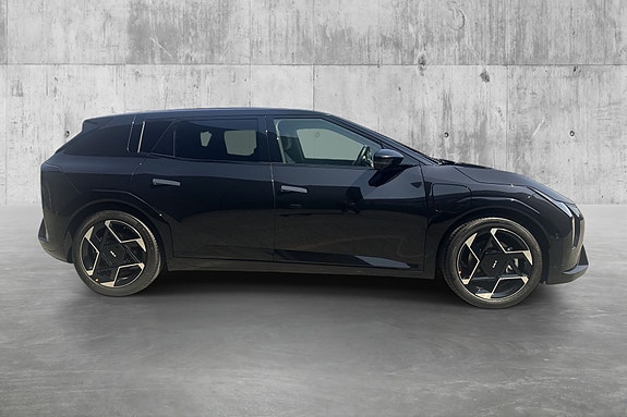 Kia EV4 7 of 25