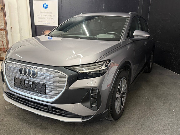 Audi Q4 e-tron 4 of 5