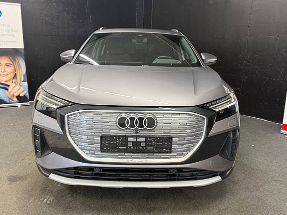 Audi Q4 e-tron 3 of 5