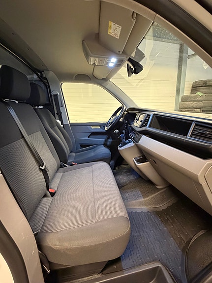 Volkswagen Transporter 24 of 26