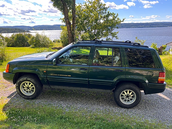Jeep Grand Cherokee 3 of 5