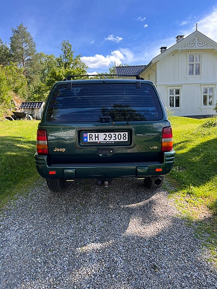 Jeep Grand Cherokee 4 of 5
