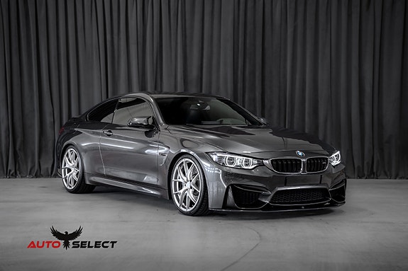 BMW M4 4 of 5