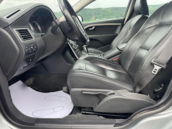 Volvo V70 17 of 24