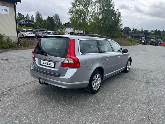Volvo V70 7 of 24