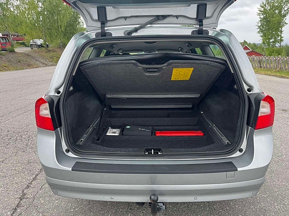 Volvo V70 10 of 24