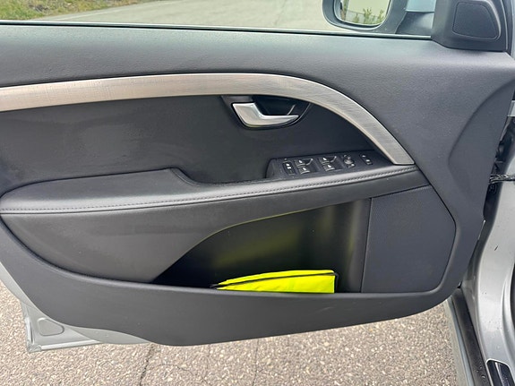 Volvo V70 11 of 24