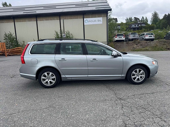 Volvo V70 5 of 24