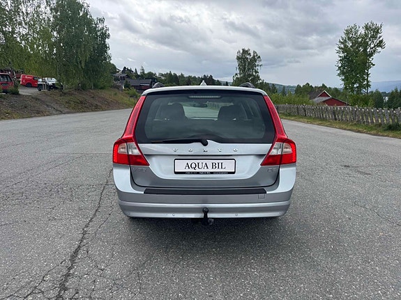 Volvo V70 8 of 24