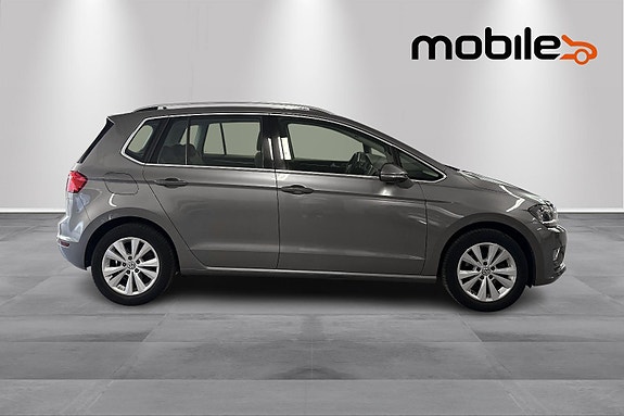 Volkswagen Golf Sportsvan 2 of 5