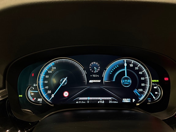 BMW 530e 30 of 30