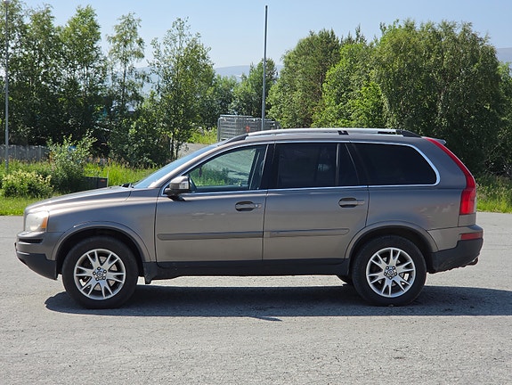 Volvo XC90 4 of 5