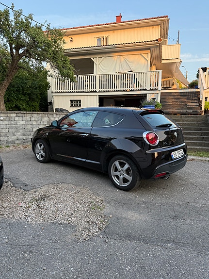 Alfa Romeo MiTo 2 of 5