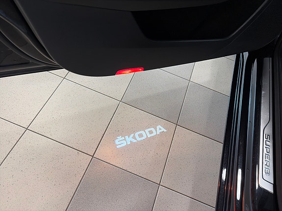 Skoda Superb 25 of 28