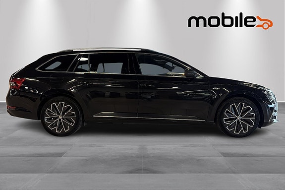 Skoda Superb 2 of 28