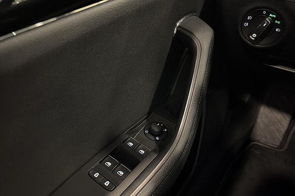 Skoda Superb 17 of 28