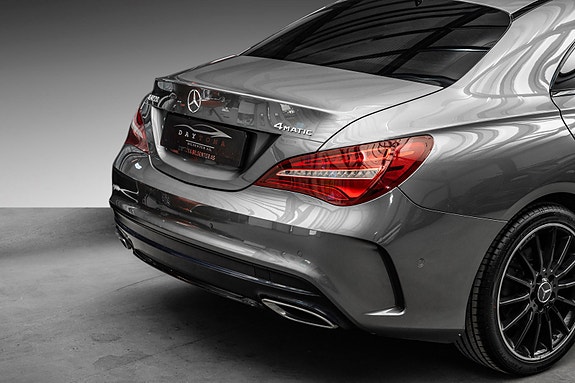 Mercedes-Benz CLA220 4 of 5