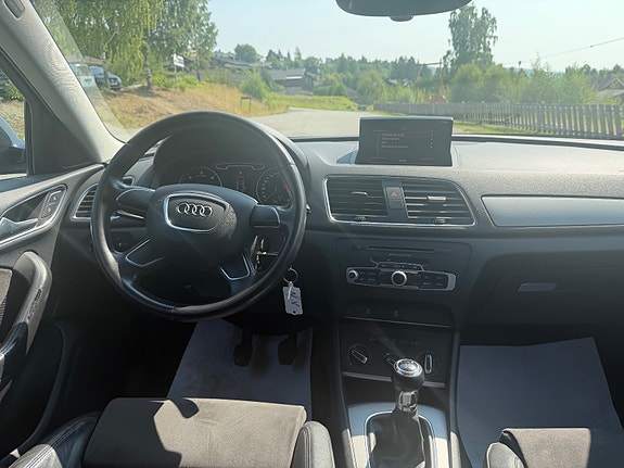 Audi Q3 12 of 16