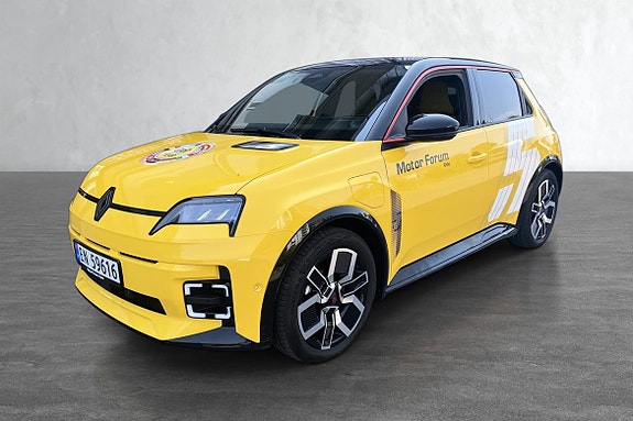 Renault 5 E-Tech 3 of 5