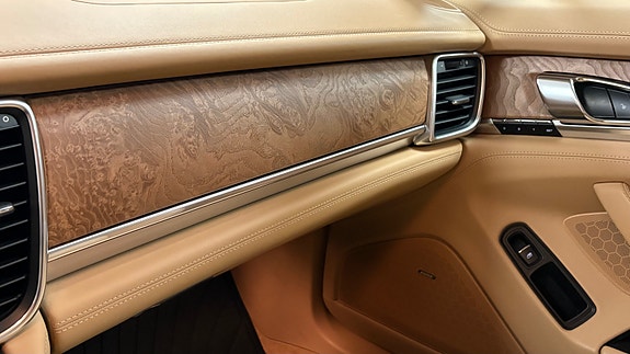 Porsche Panamera 25 of 30