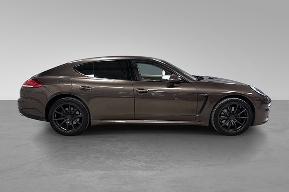 Porsche Panamera 4 of 30
