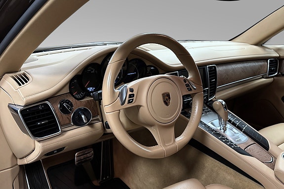Porsche Panamera 16 of 30