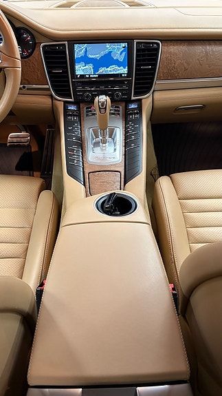 Porsche Panamera 24 of 30