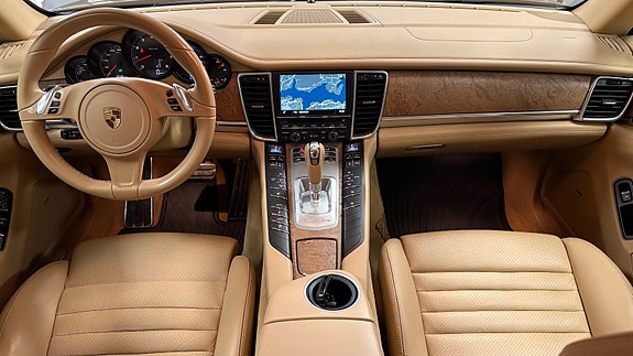 Porsche Panamera 23 of 30