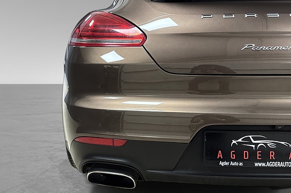 Porsche Panamera 14 of 30