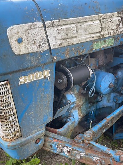 Ford 3000 2 of 5