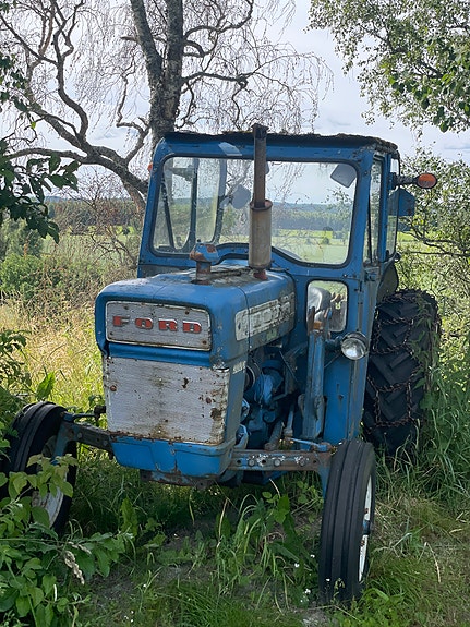 Ford 3000 4 of 5