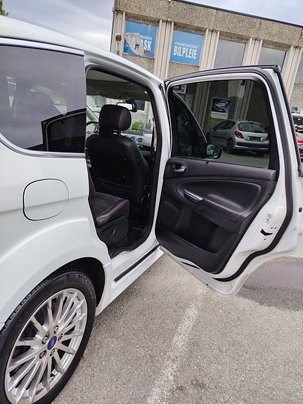 Ford S-MAX 5 of 5