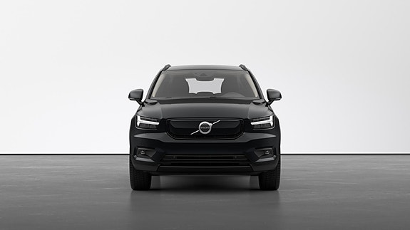 Volvo XC40 3 of 5