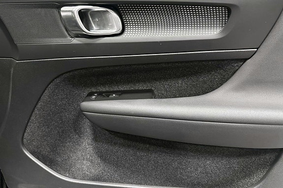 Volvo XC40 25 of 29