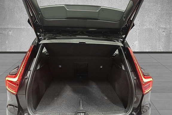 Volvo XC40 26 of 29