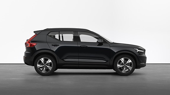 Volvo XC40 4 of 5