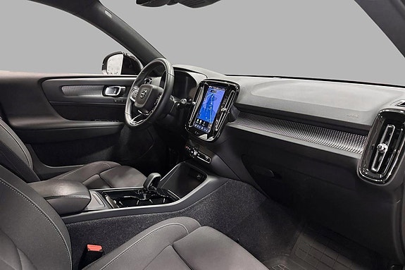 Volvo XC40 23 of 29