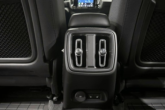 Volvo XC40 21 of 29